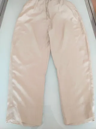 Mono largo beige con detalles