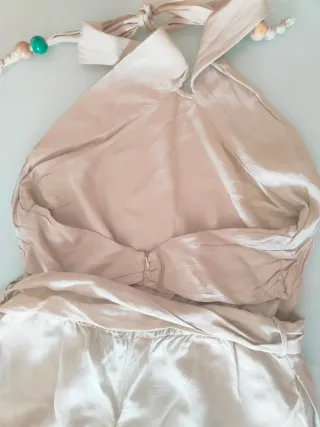 Mono largo beige con detalles