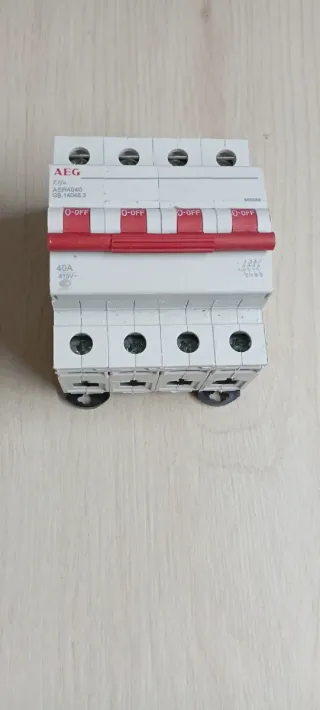 Interruttore magnetotermico AEG 4 poli 40A