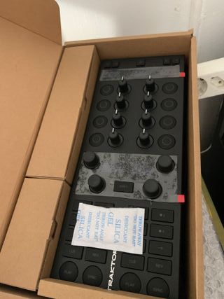 Controlador DJ Traktor X1 MK3