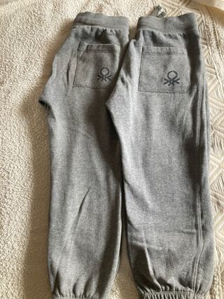2 Pantalones Chándal Benetton Niño Gris talla 7-8