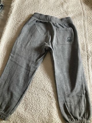 2 Pantalones Chándal Benetton Niño Gris talla 7-8