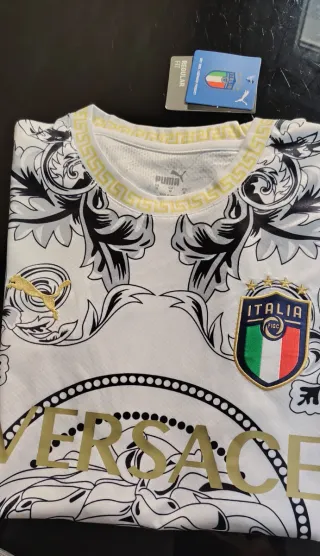 Camiseta Versace Italia Blanca y Dorada