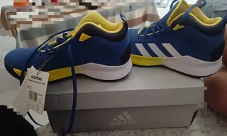 Zapatillas Adidas basket niño sin estrenar .