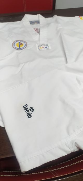 Traje Taekwondo Daedo Unisex Blanco