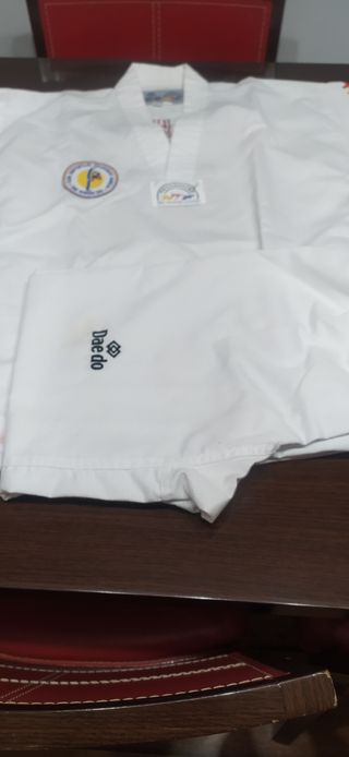 Traje Taekwondo Daedo Unisex Blanco