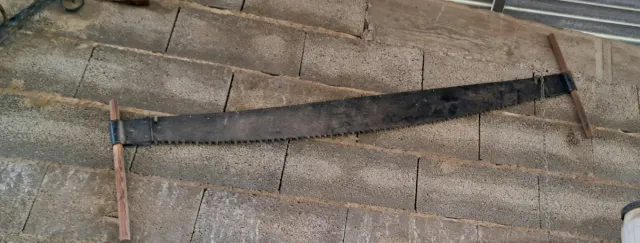 Sierra de mano antigua. No envios