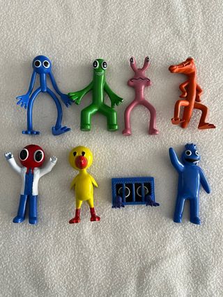 Rainbow friends muñecos