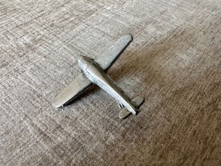 Pin avión metal aviación