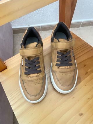 Zapatillas Geox Marrones y Blancas