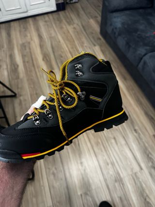 Botas de montaña DWZAG grises y negras