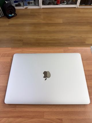 MacBook Pro 2017 13” i5 8GB RAM 128GB SSD