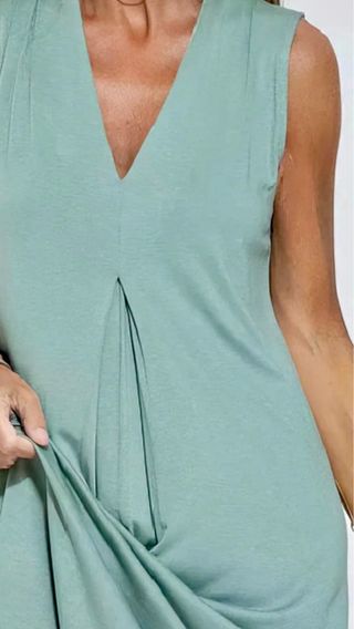 Vestido verde agua y cárdigan negro T. M