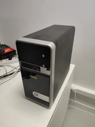 PC Athlon II X2 245. 4gb ram. 120gb ssd.