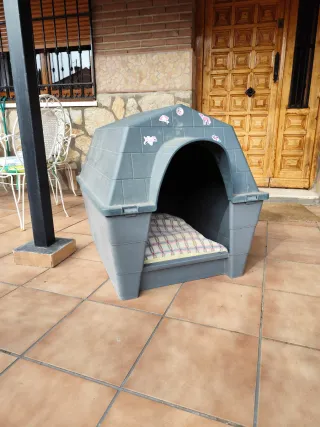 Caseta para perros grande.