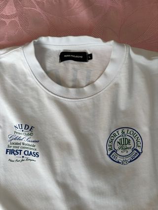 camiseta NUDE PROJECT