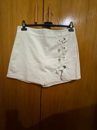 Falda pantalón blanca con cordones