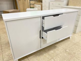 APARADOR BLANCO CON DOS PUERTAS Y 3 CAJONES NUEVO