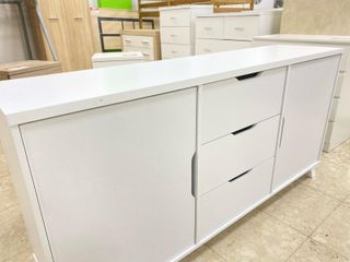 APARADOR BLANCO CON DOS PUERTAS Y 3 CAJONES NUEVO