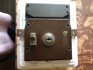 Cerradura de seguridad para puerta blindada