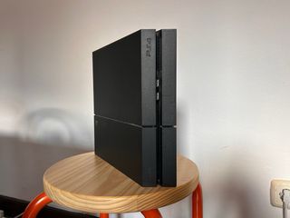 PlayStation 4 PS4 Negra + mando