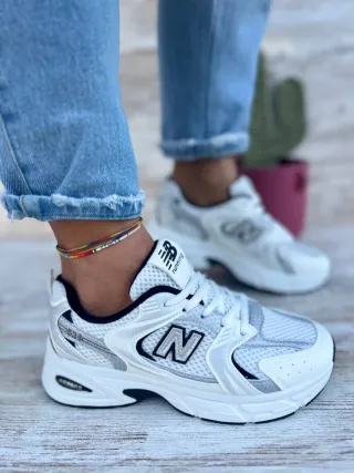 New Balance 530 Plata y Blanco