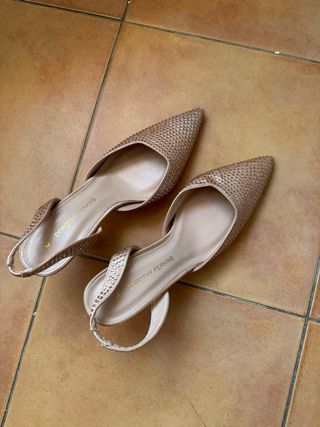 Zapatos de tacón Dorothy Perkins dorados