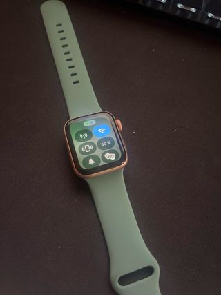 Apple Watch Series 4 Oro/Verde - Batería defectuos