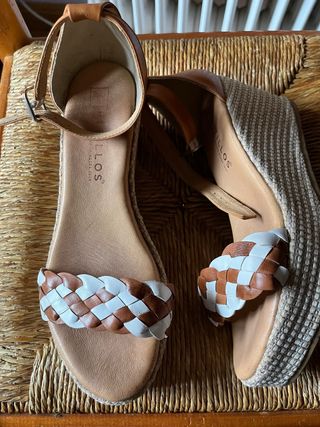 Sandalias Pitillos Cuña Marrón y Blanco