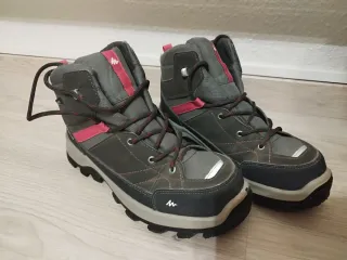 Botas de montaña Quechua grises y rosas