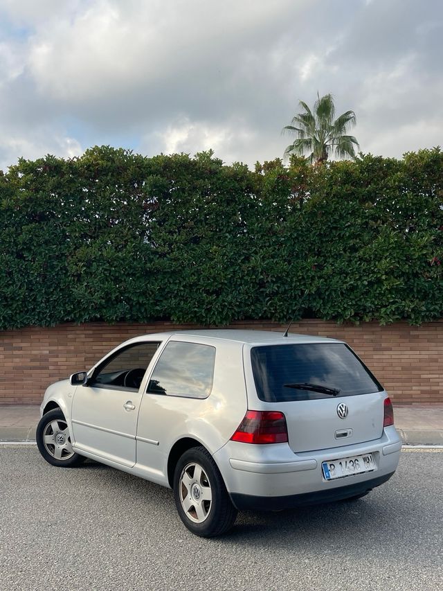 Volkswagen Golf 2000