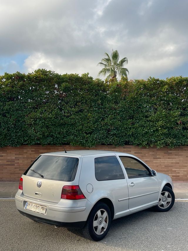 Volkswagen Golf 2000