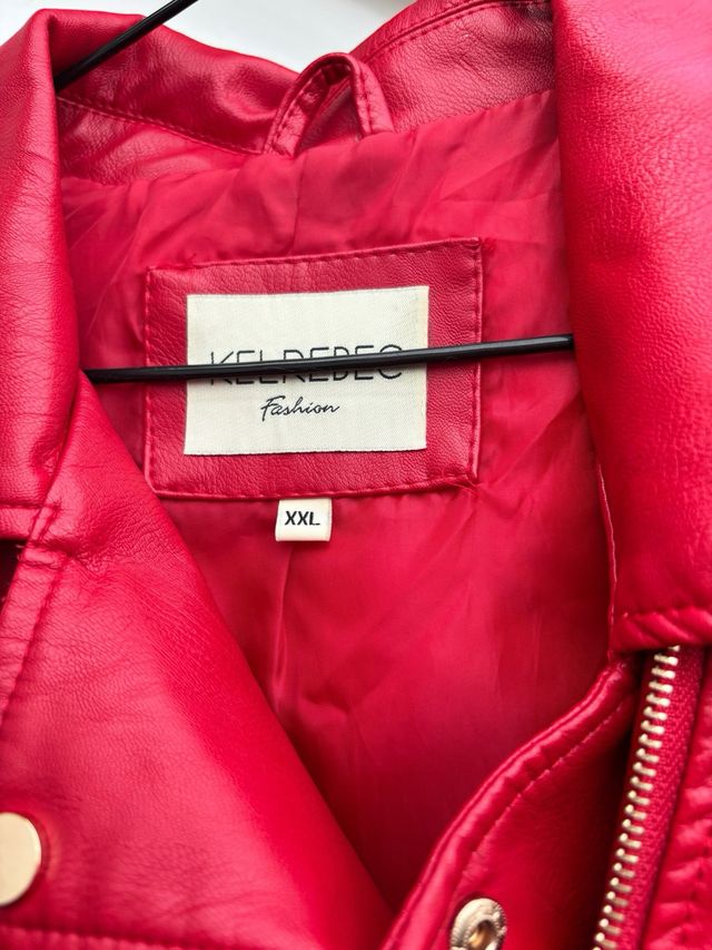 Chaqueta efecto piel roja