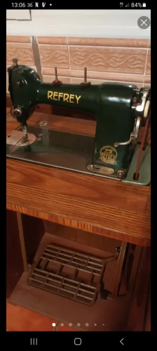 Máquina de coser REFREY CL306 Años 60