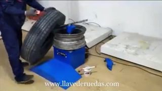 NUEVA: Desmontadora de ruedas de camión neumática