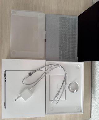 MacBook Air 13 M2 256GB Plata