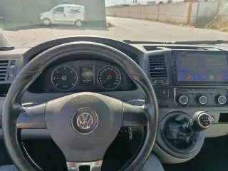 Volkswagen Caravelle 2011