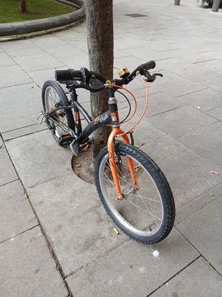 Bicicleta infantil BTWIN naranja 20"
