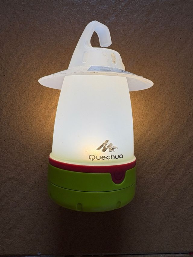 Lámpara portátil camping Quechua