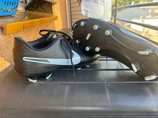Botas de fútbol Nike Negras