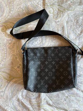 Bandolera Louis Vuitton Negra y Gris