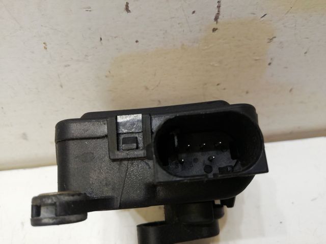 MOTOR TRAMPILLA CALEFACCION para AUDI A6 BERLINA (4B2) 1997 105880