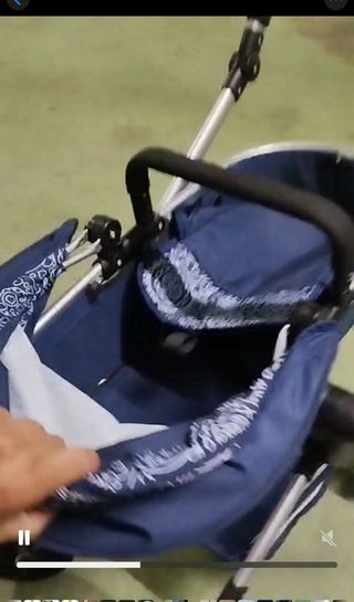 Cochecito de muñecas azul