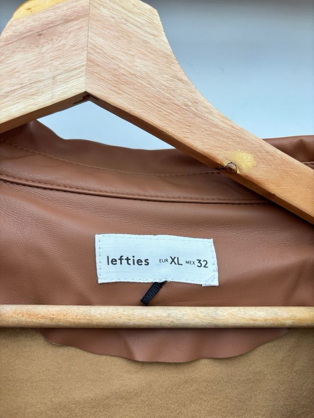 Chaqueta larga efecto piel