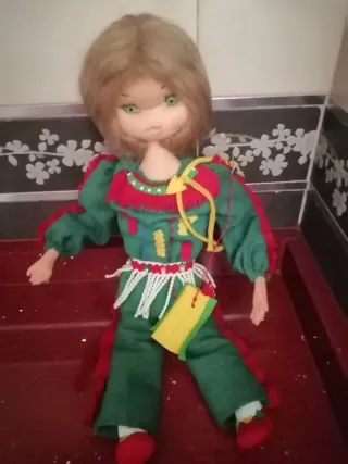 Muñeca artesanal articulada