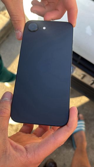 iPhone 16e ME URGEEEE