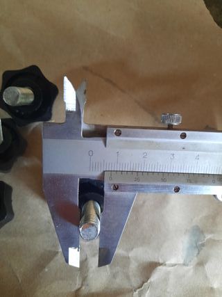 2 TORNILLOS PARA ASIENTOS DE PUCH Y OTRAS MARCAS