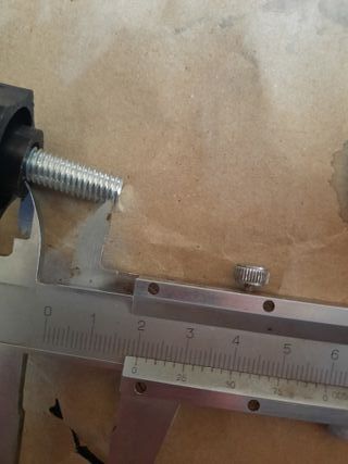 2 TORNILLOS PARA ASIENTOS DE PUCH Y OTRAS MARCAS