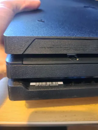 PS4 Pro con Scatola e Inserti + Controller