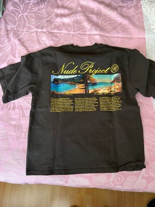 camiseta NUDE PROJECT